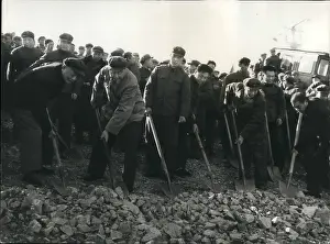 Shovels: Construction in China