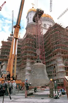 Tons: Construction of Christ the Saviour Cathedral in Moscow, 1997