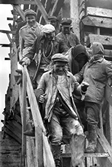 Dnieper: Construction of Dnieper Hydroelectric Station, 1932