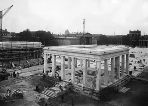 Koenigsplatz: Construction of the Ehrentempel - Temples of Honour in