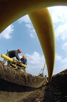Pipelines: Construction of gas pipelines, 1997