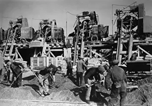 Mixer: Construction of a German coastal fortification at the At