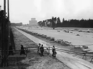 Grosse: Construction of the Grosse Strasse on the Reich