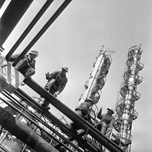 Constructors: Construction of Grozny gas processing plant, 1972