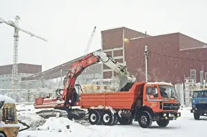 Refinery: Construction of Kostomuksha iron ore refinery, 1982
