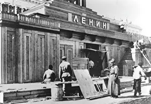 Erecting: Construction of Lenin's mausoleum, Red Square