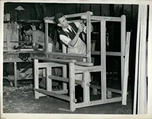 Weave: Construction of a loom, Canterbury, Kent