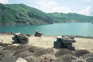Nurek: Construction of Nurek hydroelectric power station, 1979
