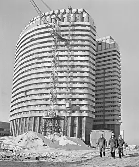 Oncological: Construction of the oncological center. Moscow, 1977