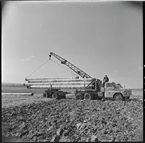 Compressor: Construction, pipe, pipe, crane, trailer, truck