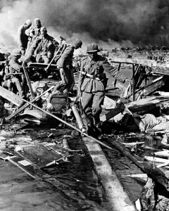 Grenade: Construction of a provisional bridge over the Don, 1942