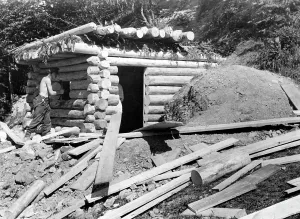 Skirmishing: Construction of a residential hut on the Eastern Front, 1944