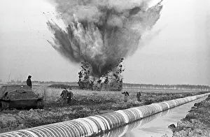 Displays: Construction of Ust-Balyk-Kurgan-Ufa- Almetyevsk