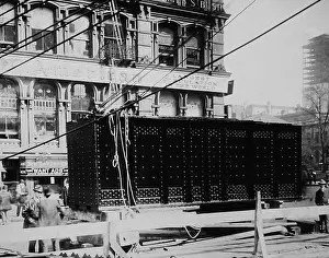 Woolworth: Construction of the Woolworth Building, New York
