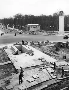 Roundabout: Construction work on the East-West axis in Berlin, 1939