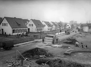 Volk: Construction work for the exhibition Schaffendes
