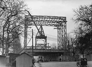 Executing: Construction work on the German Pavilion at the World Exhibi