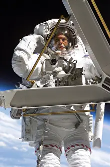 Weightless: Construction work on International Space ?