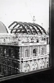 Truss: Construction work on State Opera