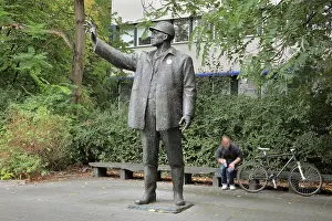 Thieme: Construction worker statue, Berlin, Germany