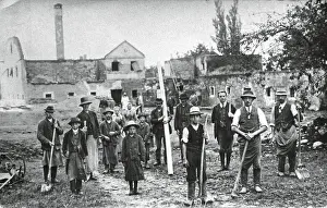 Lambach: Construction workers on a property near Lambach