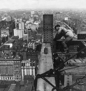 Palisades: Construction workers on the steel beams ?