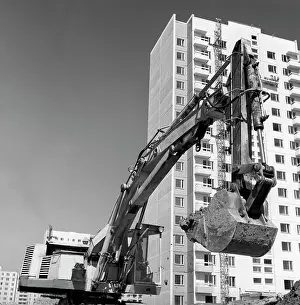Storey: Construction of Yasenevo District in Moscow, 1977