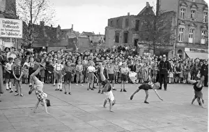 Cartwheels: Contest of Dusseldorf cartwheelers