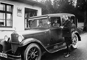 Eger: Control at the border in Schoenbach, 1932