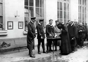 Eligible: Control meeting for Belgian men in Blankenberghe, 1916