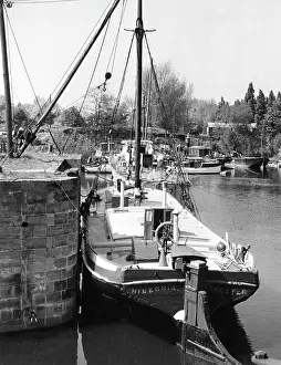 Luxuriously: CONVERTED THAMES BARGE