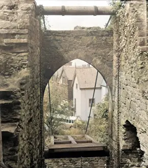 Incolourisedpic: CONWAY CASTLE DRAWBRIDGE