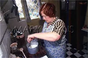 Boils: COOKING 1940S