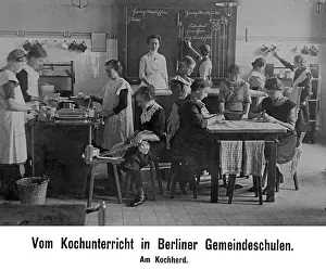 Housekeeping: Cooking lessons in a Berlin community school, 1914