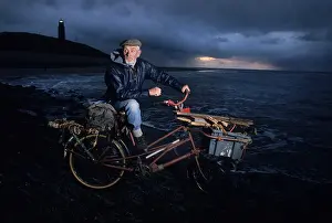 Dutchman: Cor Ellen a beachcomber on the island of Texel