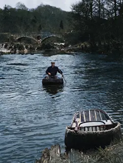 Carmarthenshire: CORACLE FISHERMAN