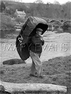 Carmarthenshire: CORACLE FISHERMAN