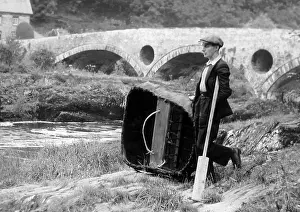 Coracle: Coracle on River Teifi at Cenarth, Wales