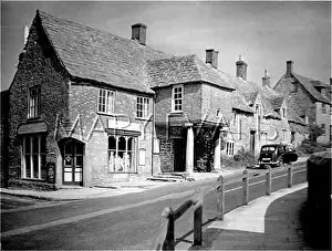 Pictureque: CORFE VILLAGE SHOP