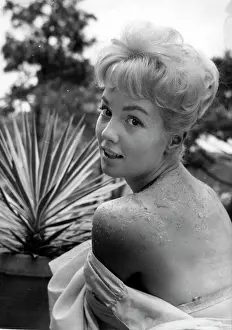 Corinne: Corinne Calvet