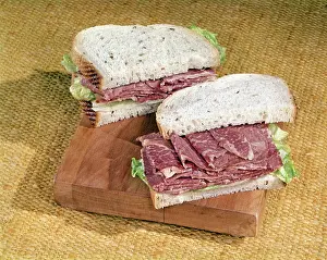 Frt001: corned beef sandwich on rye with