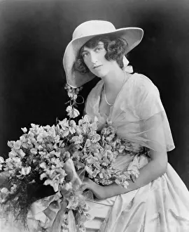 Stuyvesant: Cornelia Stuyvesant Vanderbilt (1900-1976), ?