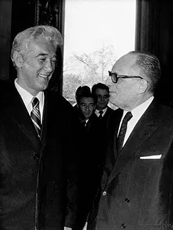 Cornelio: Corneliu Manescu talking with a colleague
