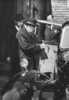 Elizabeths: Coronation Commission's First Meeting: Churchill