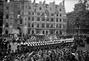 Britiain: Coronation. Coronation Coach departs