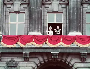 Thronging: CORONATION DAY 1953