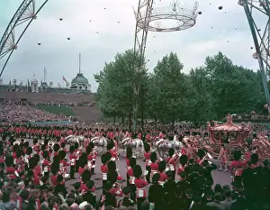 Thronging: CORONATION DAY 1953