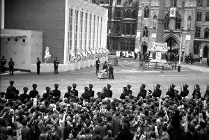 Dustman: Coronation. The dustman arrives