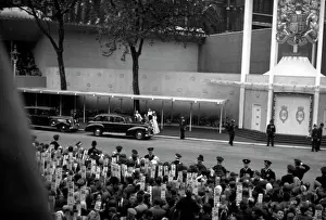 Terence: Coronation. Heads of State and VIPs arrive