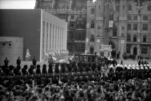 Terence: Coronation. Irish State Coach leaves Abbey